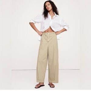 Banana Republic "2025" 
High-Rise Pleated Cotton Drawstring Pants Size 8 Khaki
